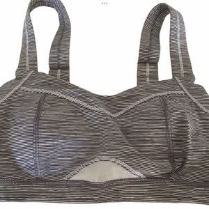 Lululemon grey and white stripped wide straps yoga spots bra size 4 ta ta tamer